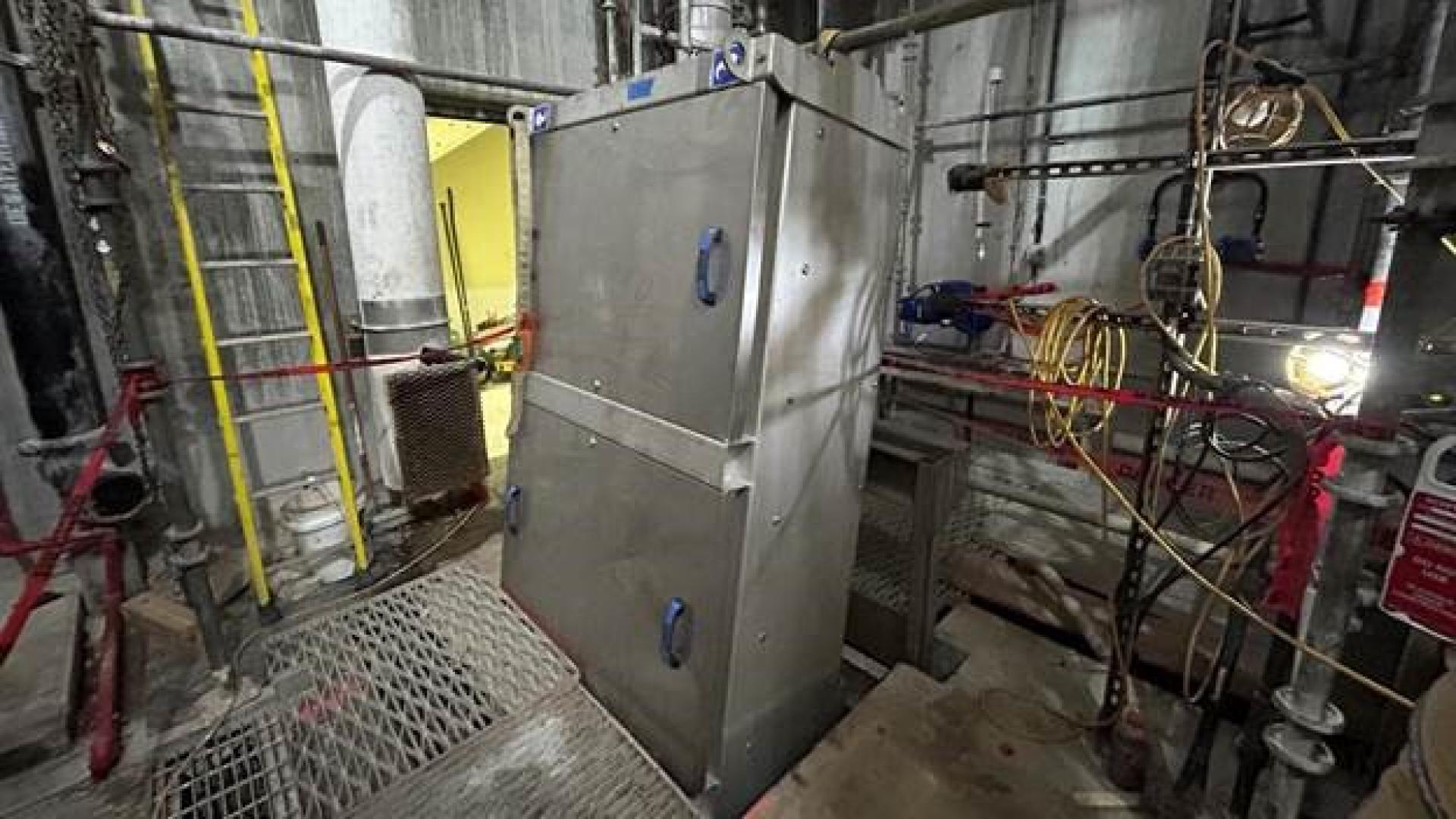 Mechanical bar screen bottom section