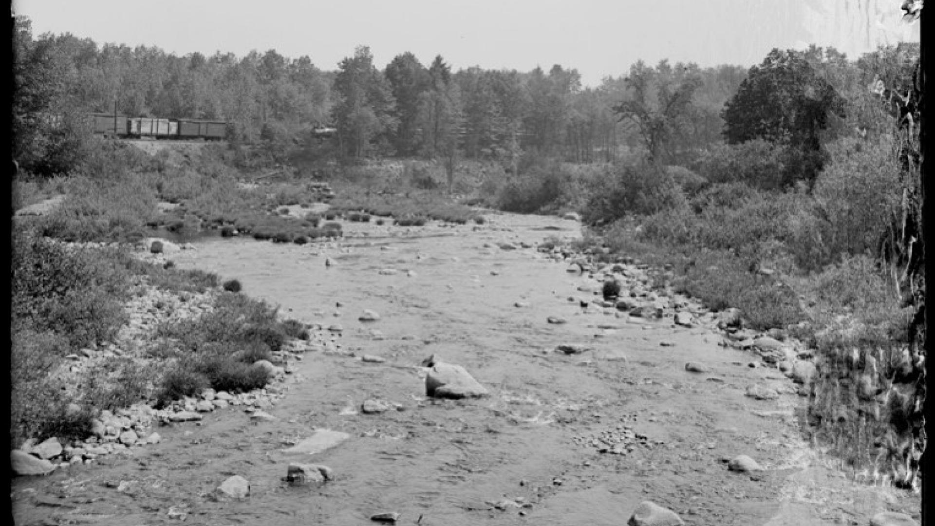 Historic photos of the construction of the Quinapoxet River Dam circa 1905.