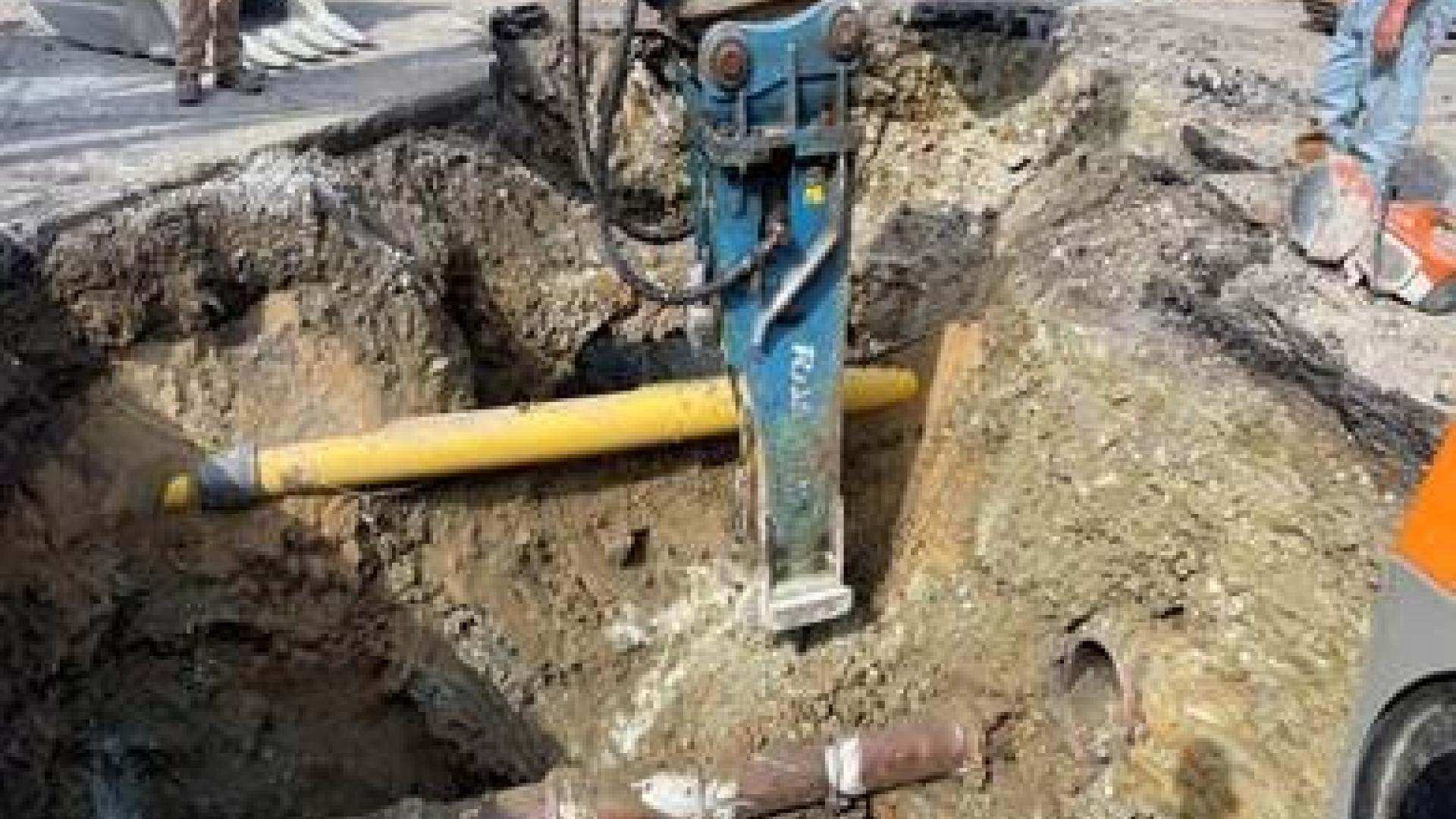 New 20-inch Pipe Crossing Utilities on Common Street. 