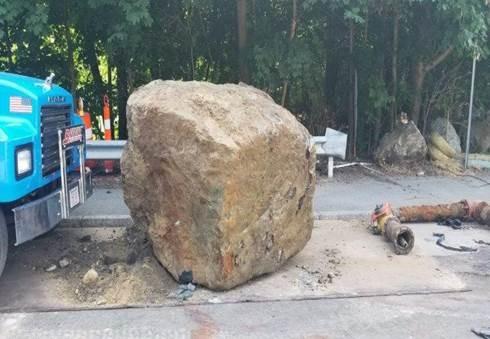 boulders and ledge removal